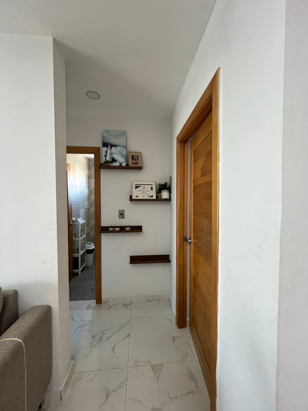 apartamentos - Apartamento amplio en venta (4to Nivel) Arismar  4
