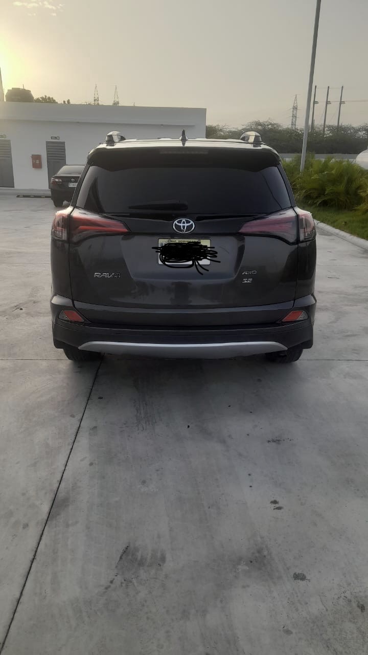 jeepetas y camionetas - Toyota RAV-4 2018 SÉ 5