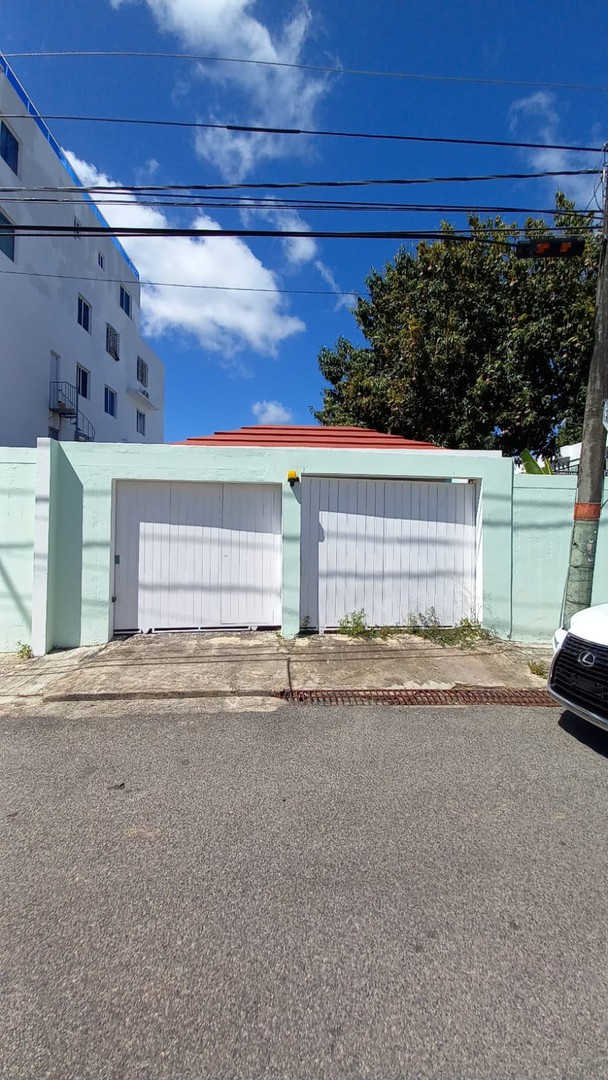 solares y terrenos - Se vende solar en Los Restauradores 0