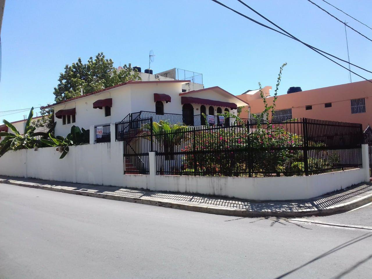 casas - VENDO Casa en Reparto Los Tres Ojos 3