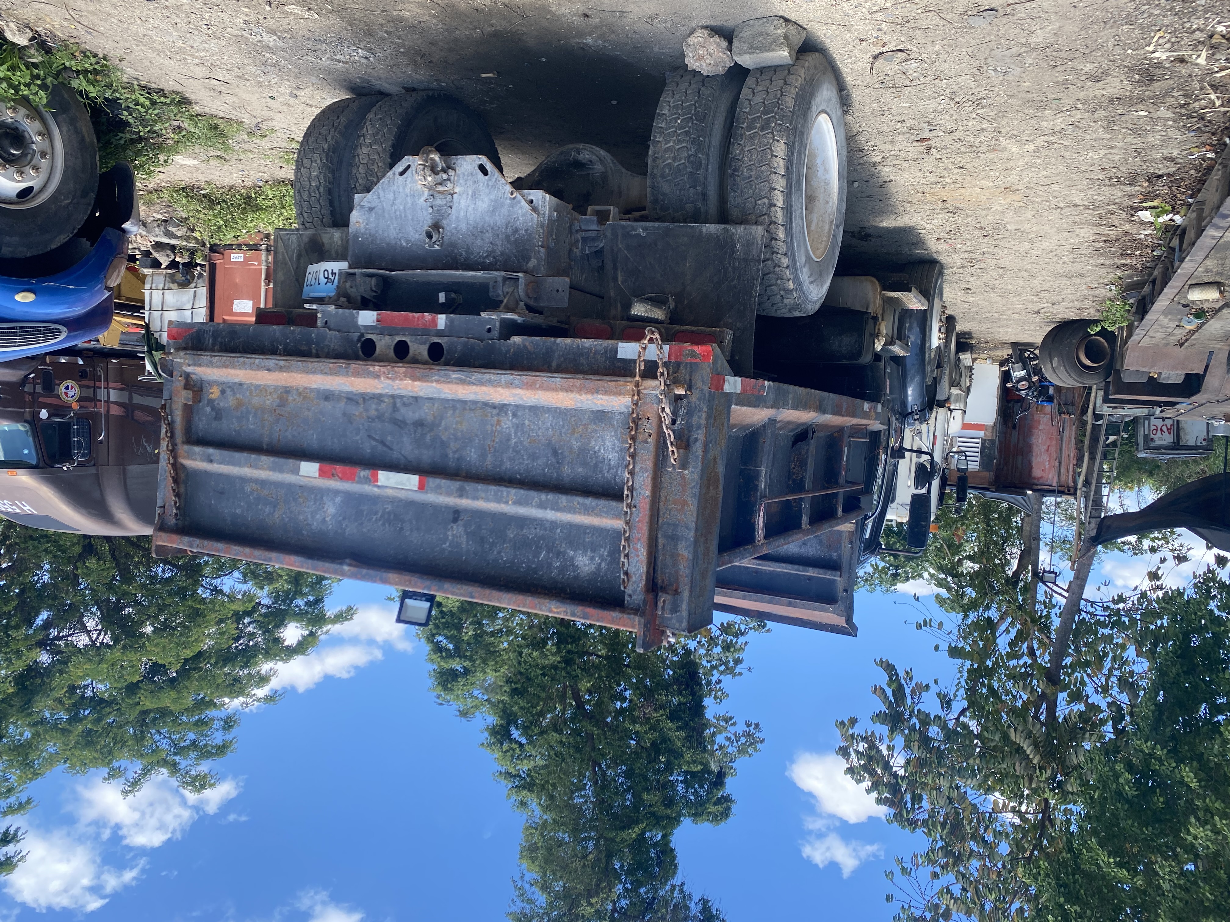 camiones y vehiculos pesados - CAMION VOLTEO 2