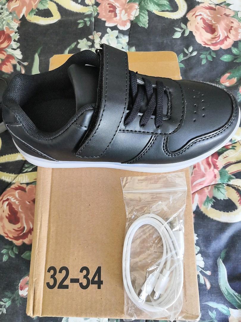 ropa y zapatos - zapatos tipo sneakers niño negros suela con luz colores carga USB Size 32-34 NEW 5