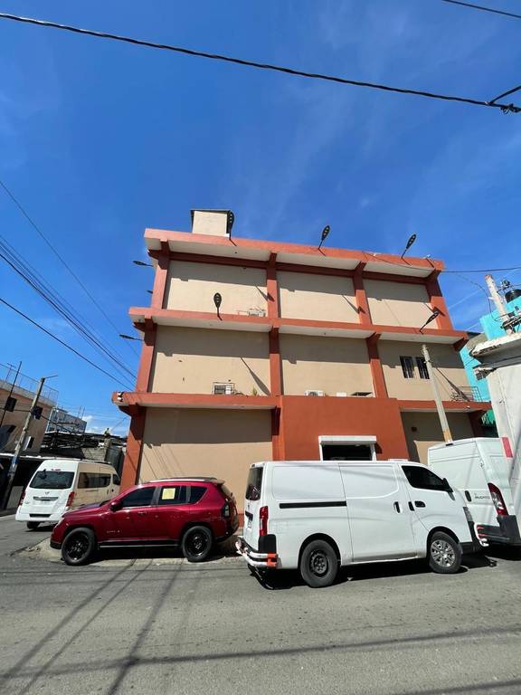 oficinas y locales comerciales - Alquiler de edificio comercial en villa consuelo 