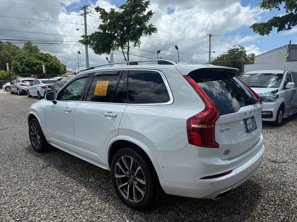 jeepetas y camionetas - VOLVO XC90 T6 MOMENTUN AWD 2019 NUEVA 3