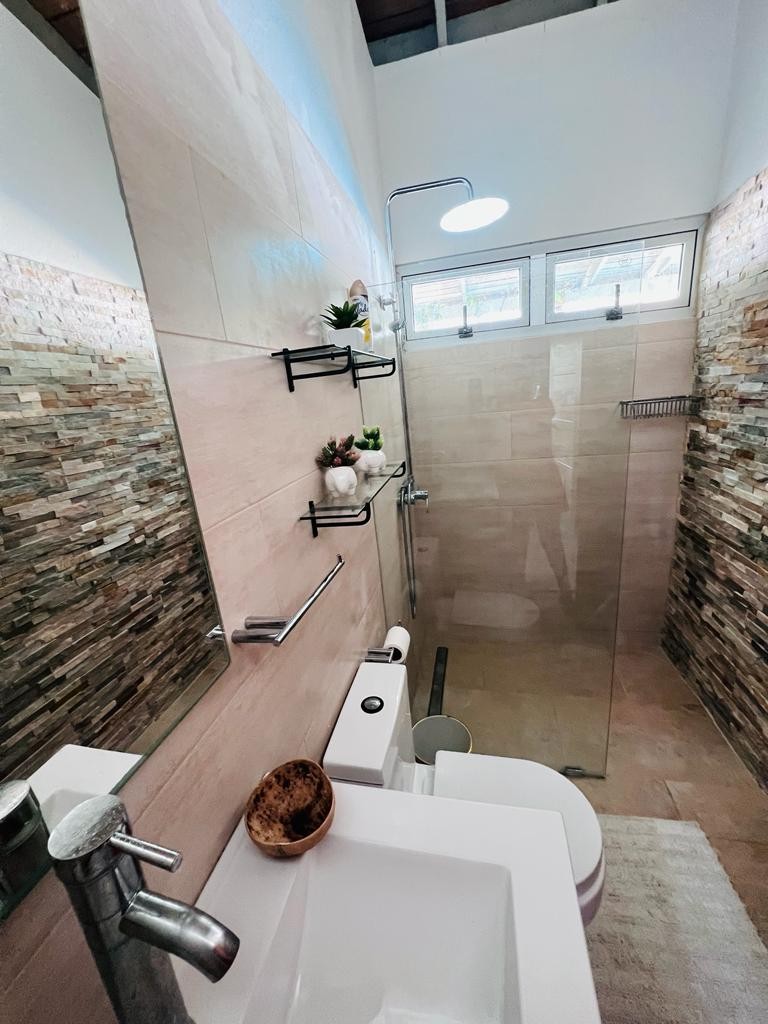 casas vacacionales y villas - ALQUILER DE VILLA EN JUAN DOLIO  4