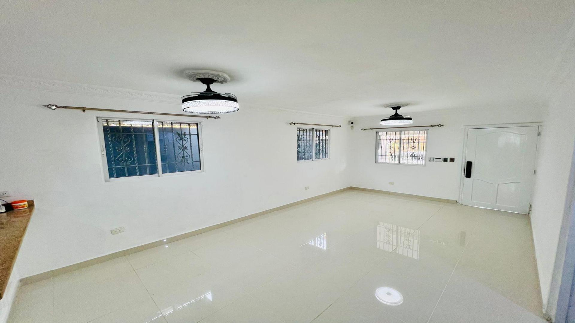 casas - Casa en Venta de Oportunidad en Charles de gaulle Santo Domingo Este 4
