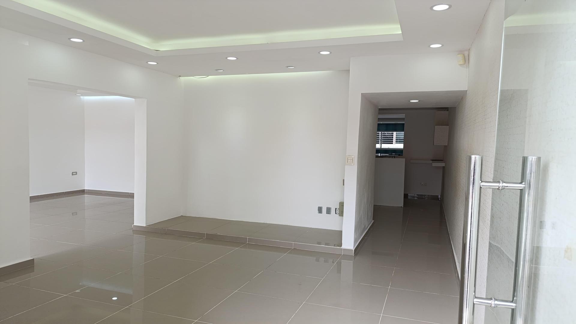 oficinas y locales comerciales - El Enriquillo se alquila local en 2do Nivel 120 Mts 7