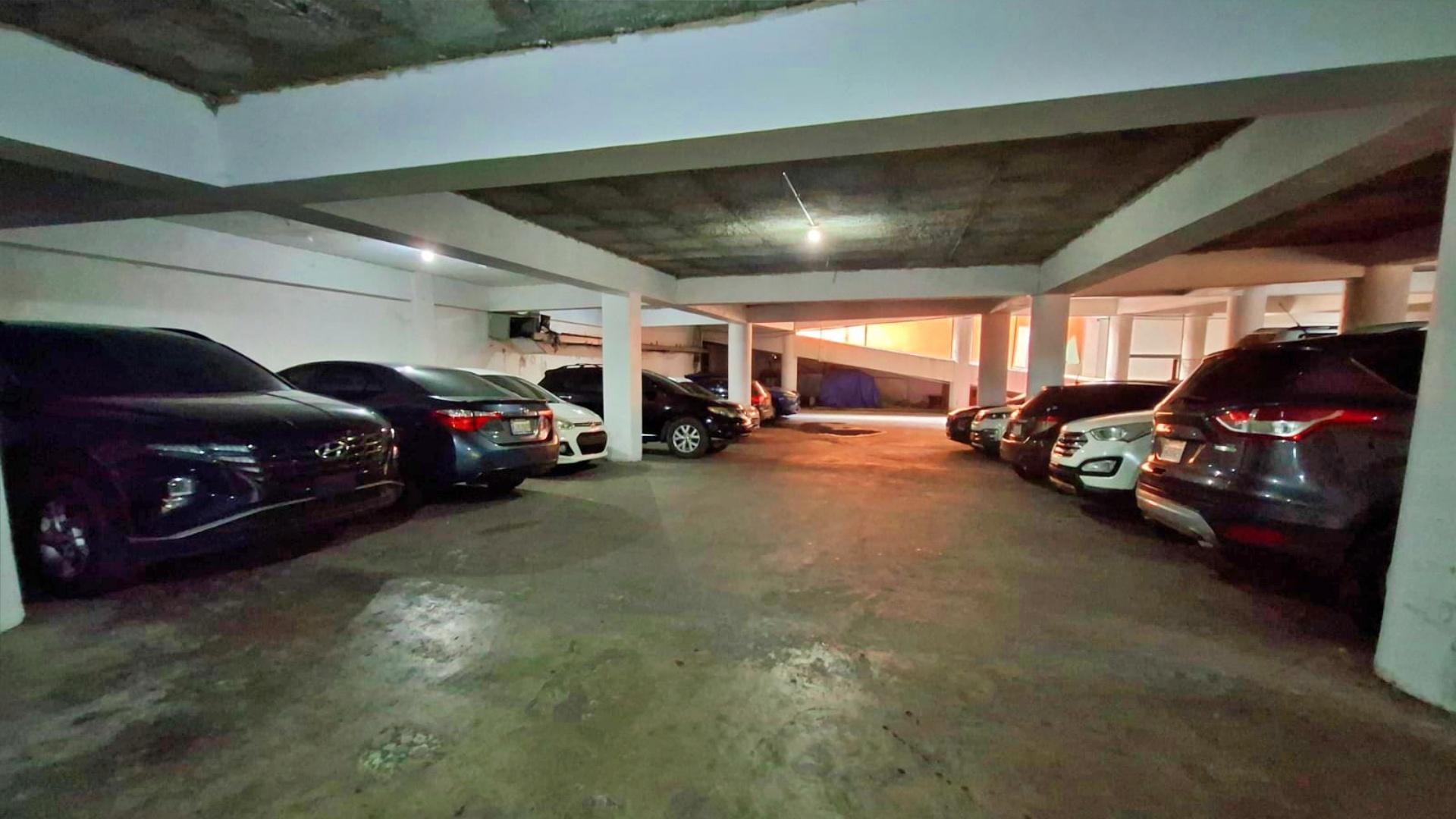 oficinas y locales comerciales - PLAZA THESALIA – COMMERCIAL UNITS IN ARROYO HONDO II 9
