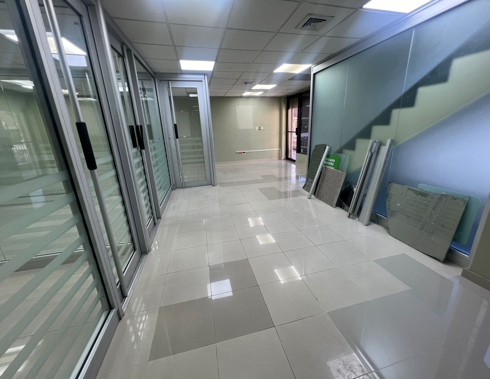 oficinas y locales comerciales - alquiler de local en piantini 2