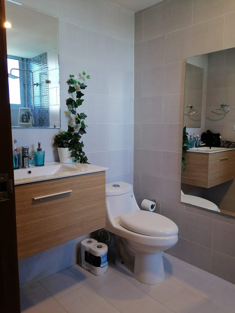 apartamentos - Apartamento en De oportunidad En El Centro de Naco Con Hermosas Vistas. 4