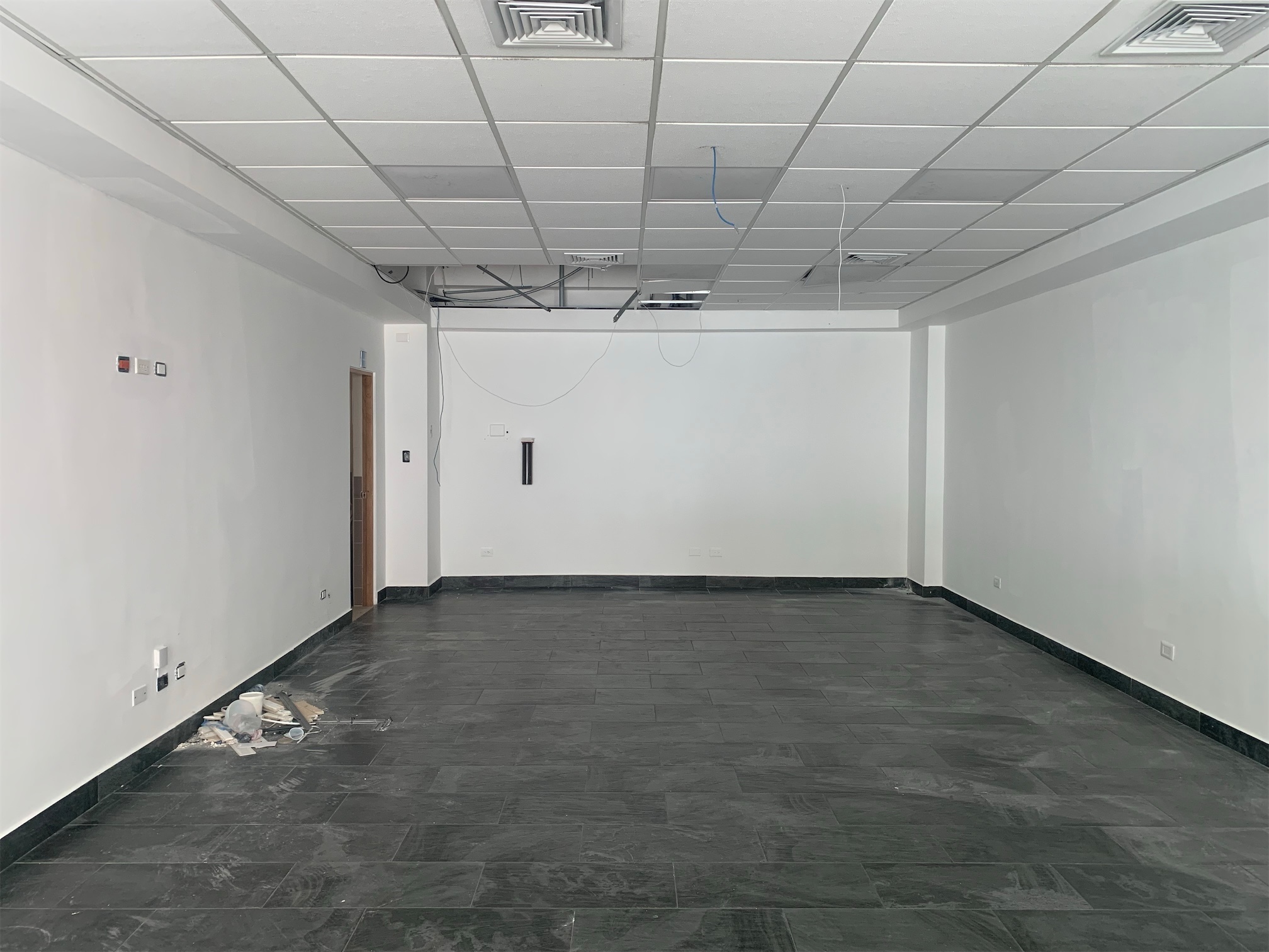 oficinas y locales comerciales - Local céntrico y exclusivo Piantini 1