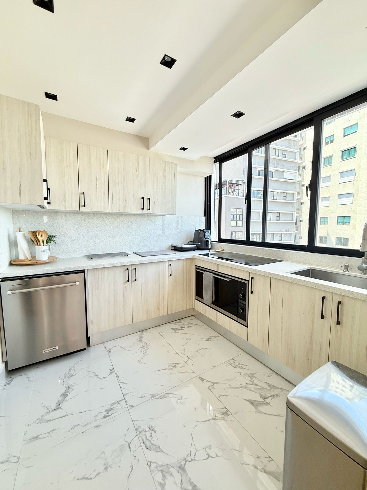 apartamentos - Vendo renacimiento tres hab 3.5 baños dos parqueos 7