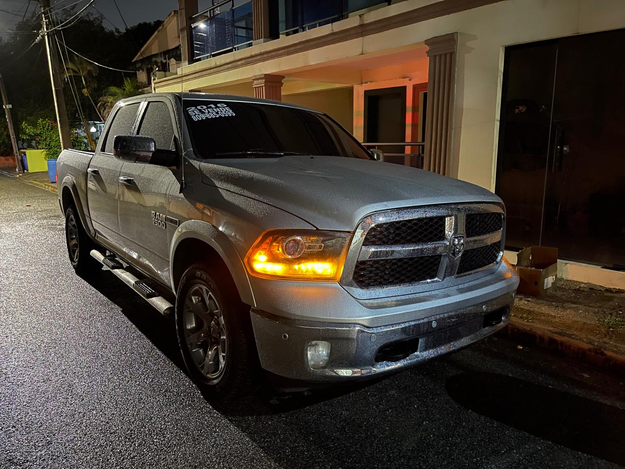 jeepetas y camionetas - DOGGE RAM LARAMIE 2016 1
