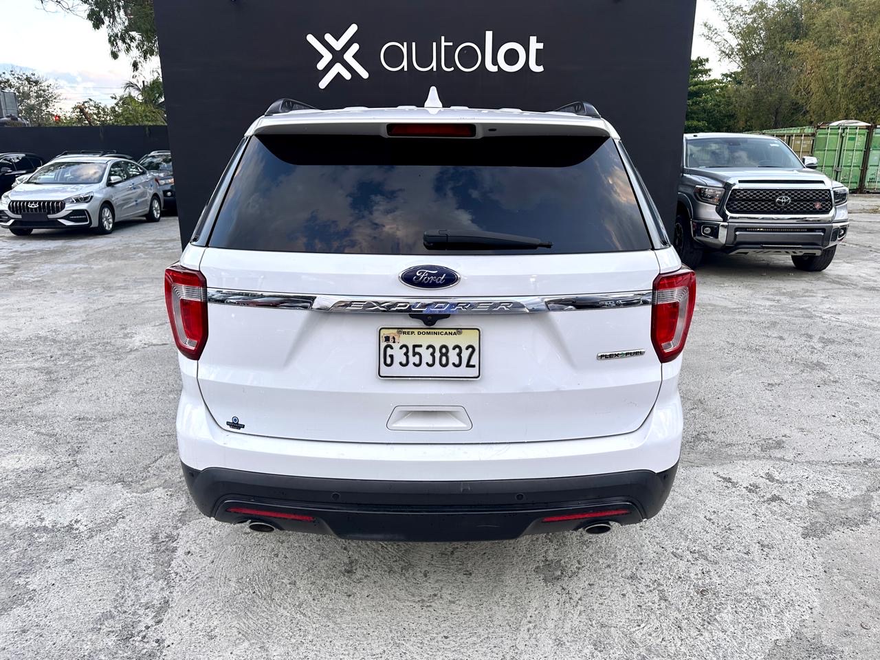 jeepetas y camionetas - FORD EXPLORER 2016 
De Viamar  4