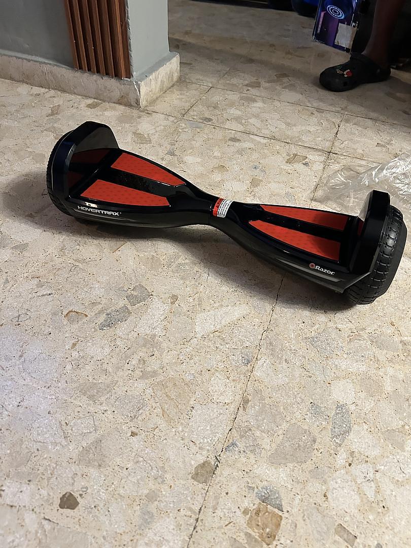 bicicletas y accesorios - Razor Hovertrax Lux Hoverboard -negra- patineta electrica ñiños  0