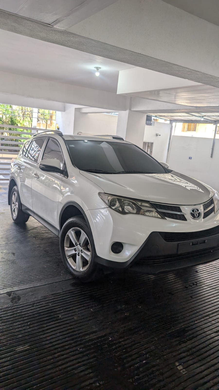 jeepetas y camionetas -  RAV4 2015 BLANCO OPTIMAS CONDICIONES 3