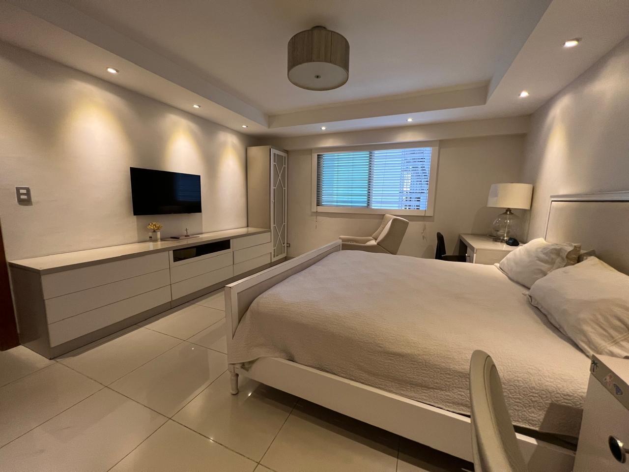 apartamentos - Apt. En venta en Urb. Real 191 mts2 168 mts2 neto  6