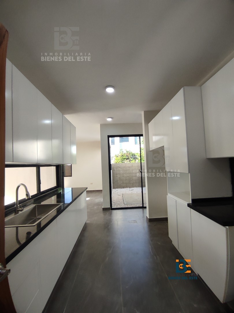 casas - Moderna Vivienda en Venta en Residencial Cerrado, Seguridad 24 Horas 5