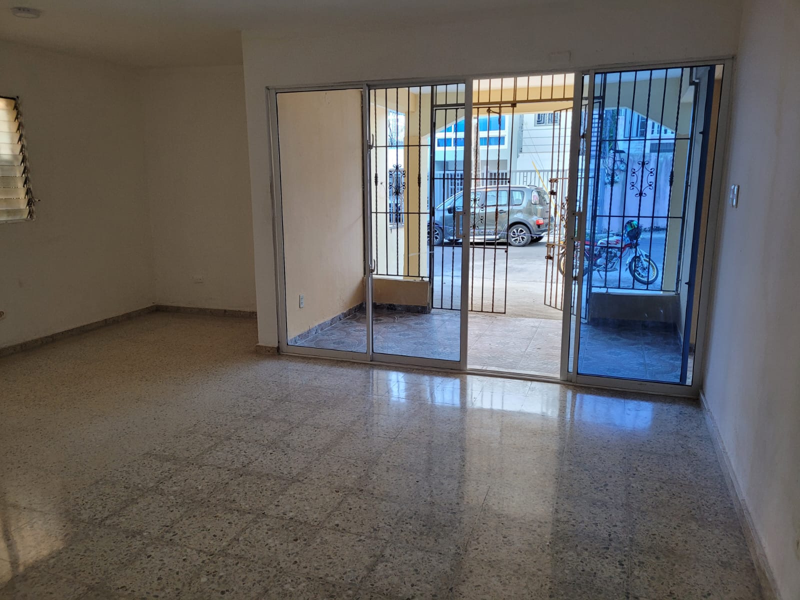 oficinas y locales comerciales - Casa en el Galá 
para uso comercial o vivienda 8