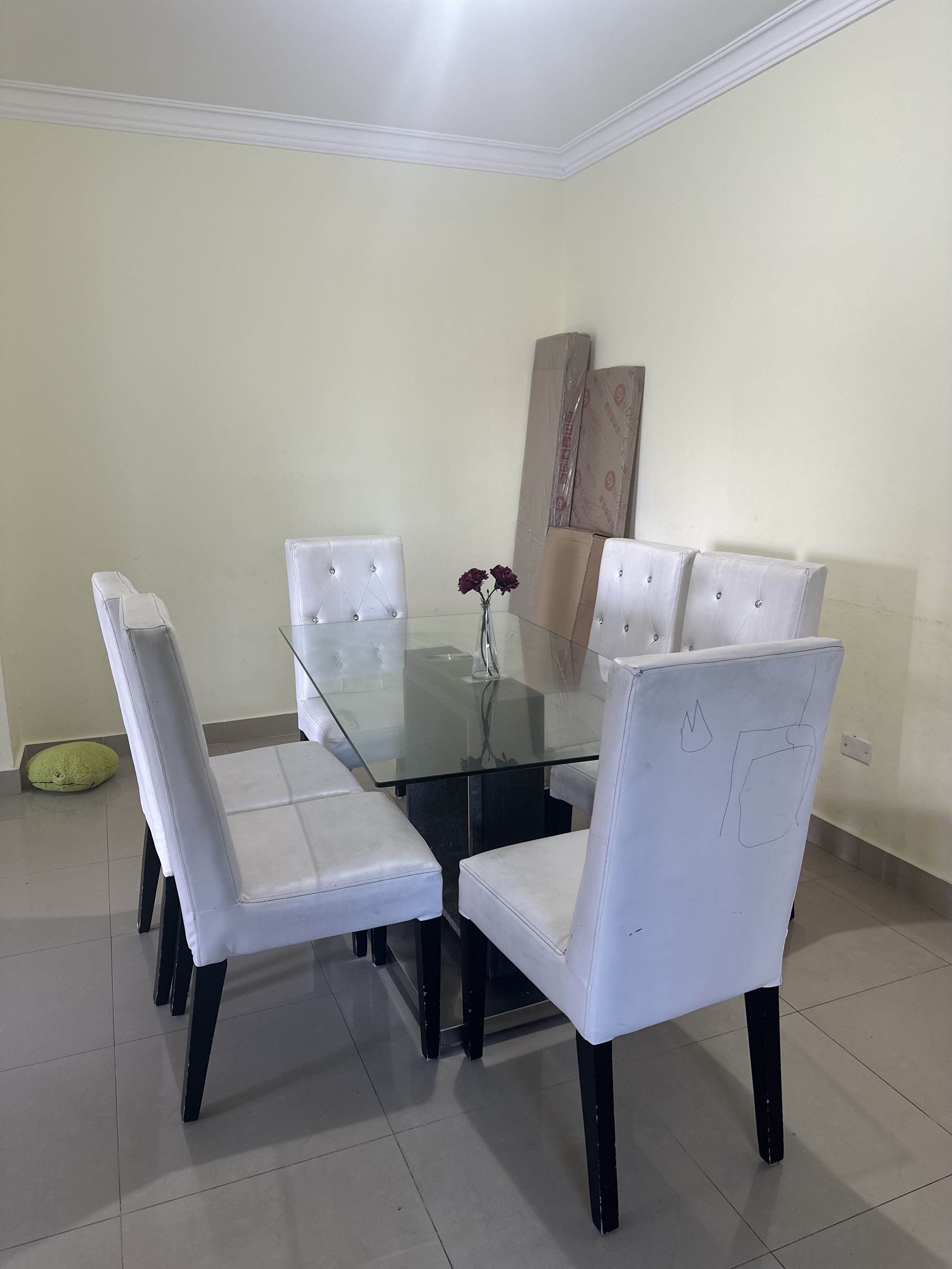 muebles y colchones - Comedor 6 sillas en blanco con tope de cristal 