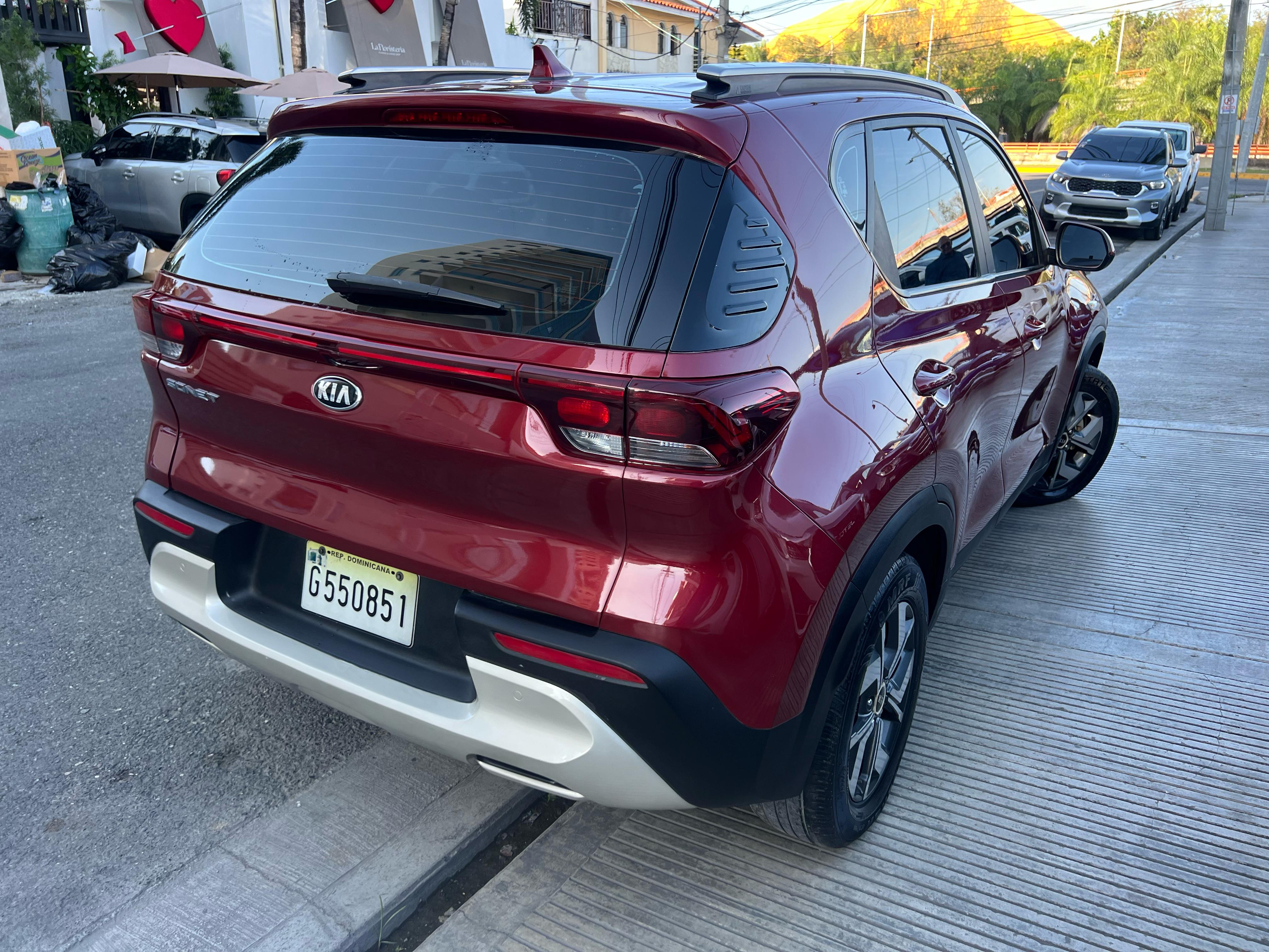 jeepetas y camionetas - KIA SONET 2022 INTERIOR EN PIEL 2