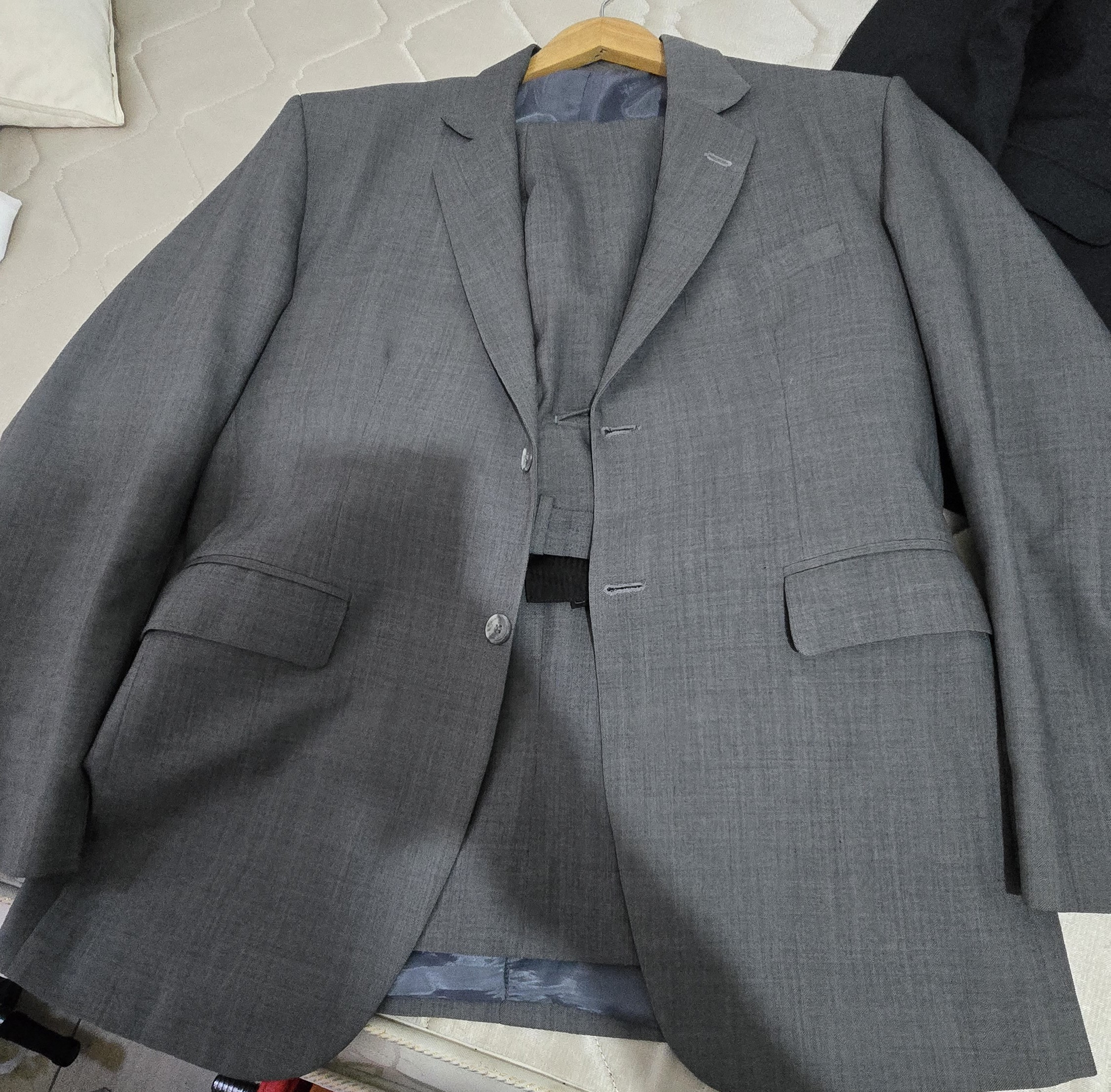 ropa para hombre - **Vendo traje gris 36x30 excelente condiciones 0