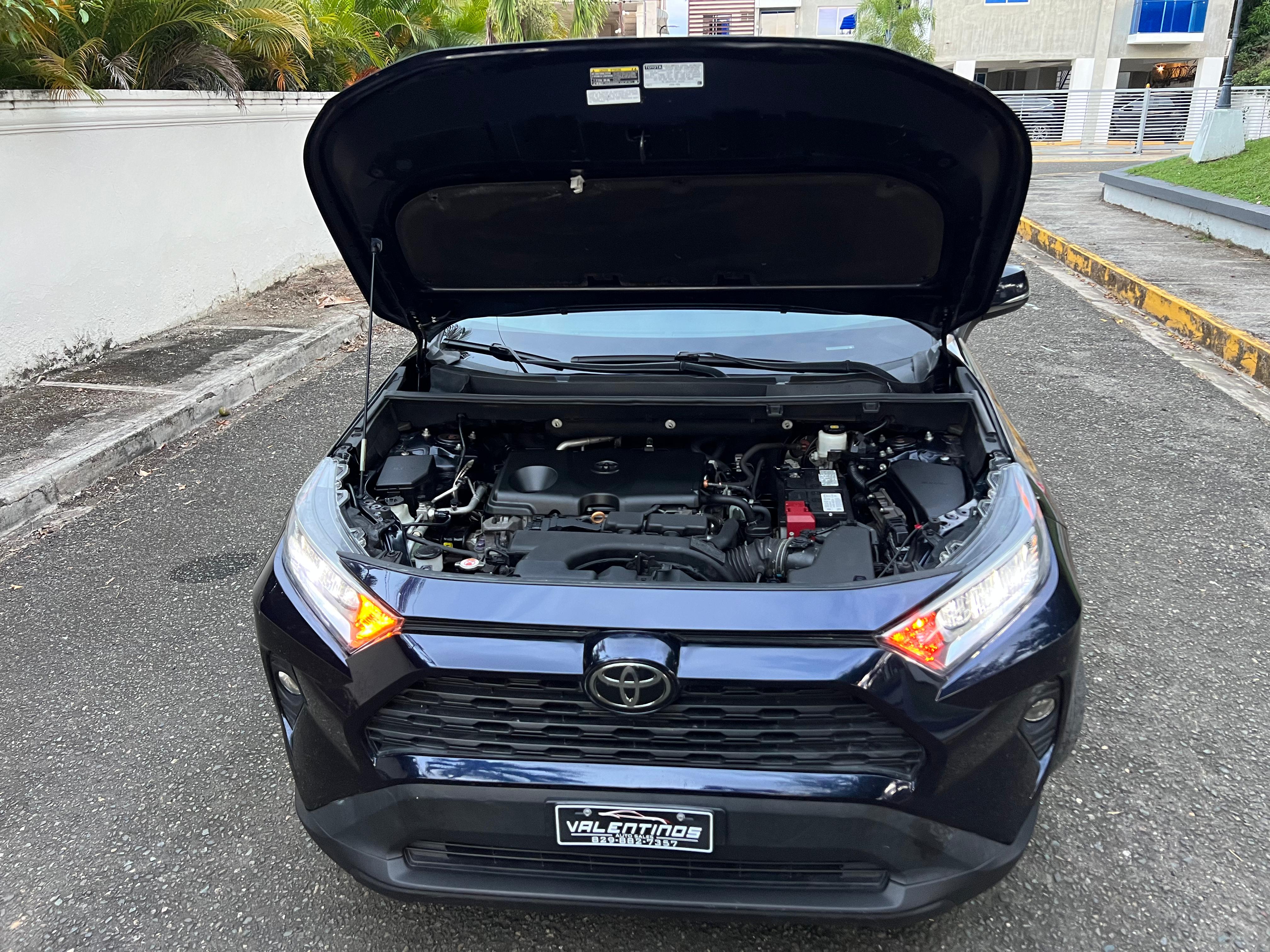 jeepetas y camionetas - Toyota rav4 2022 xle 4