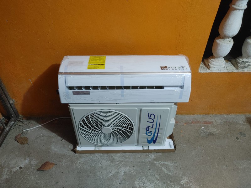 aires acondicionados y abanicos - Venta de aires en especial 12,000btu nuevos en su caja  0