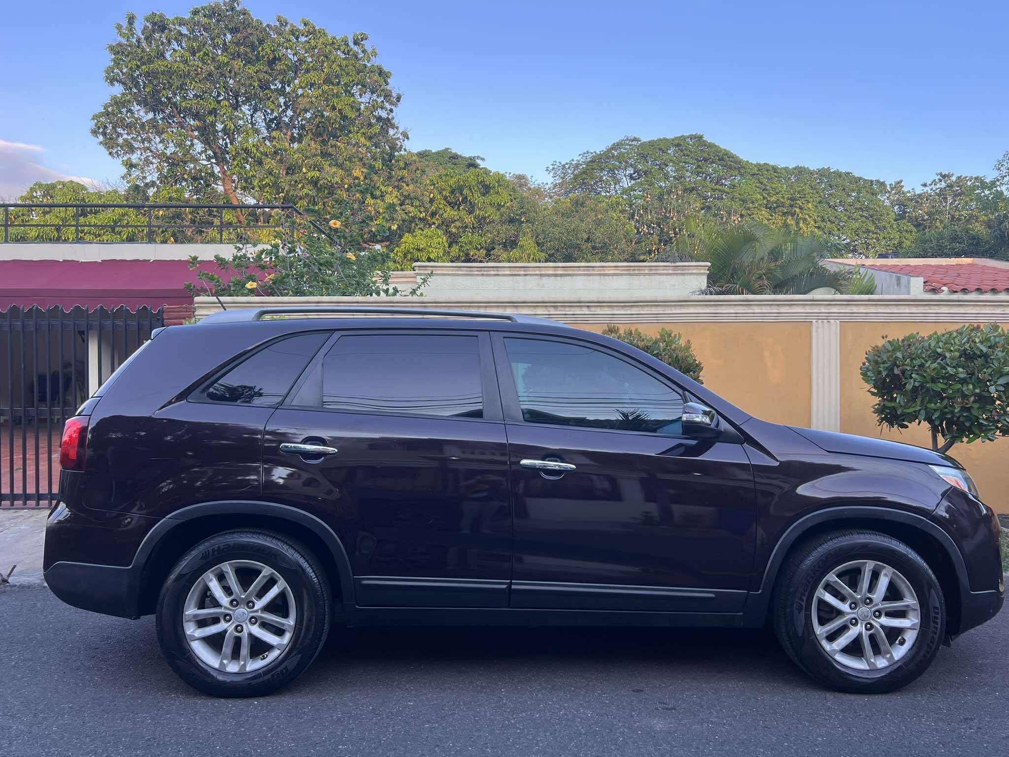 jeepetas y camionetas - Kia Sorento LX 2015 4