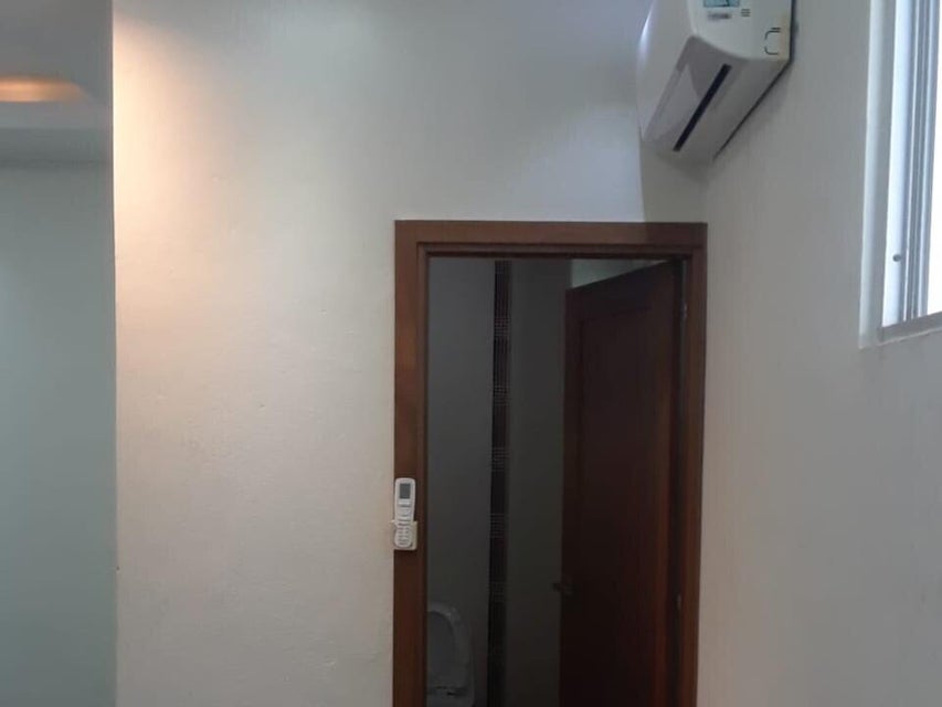 oficinas y locales comerciales - Oficina en alquiler en Gazcue 4