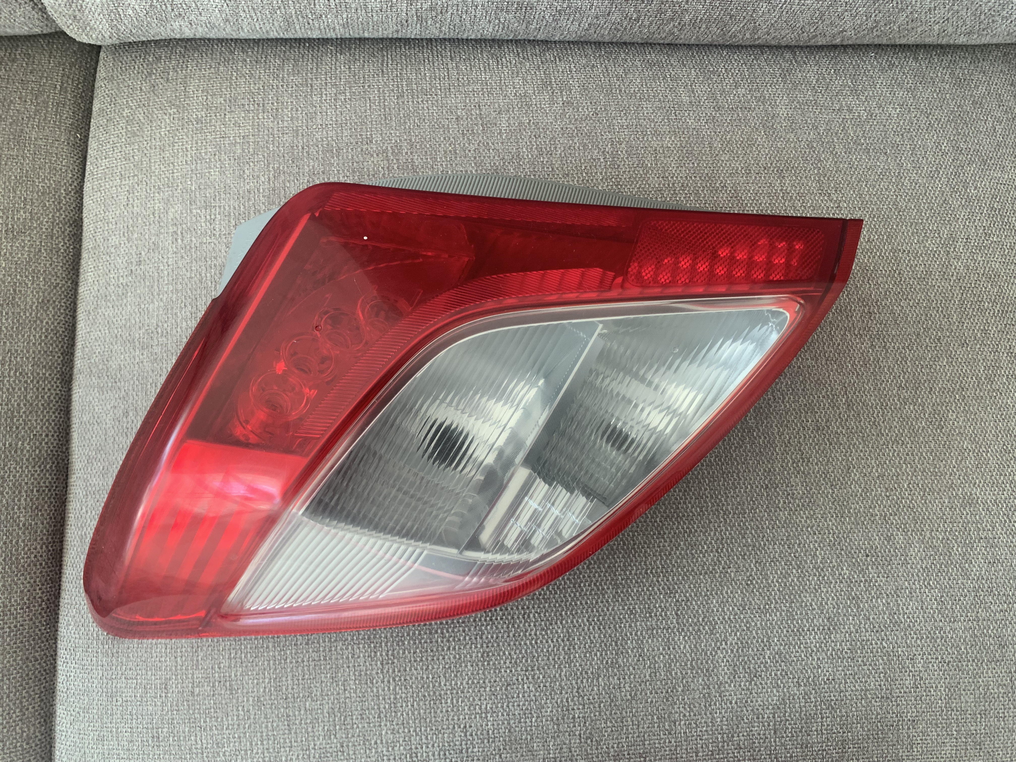 accesorios para vehiculos - Farol trasero Toyota Vitz. NEGOCIABLE 1