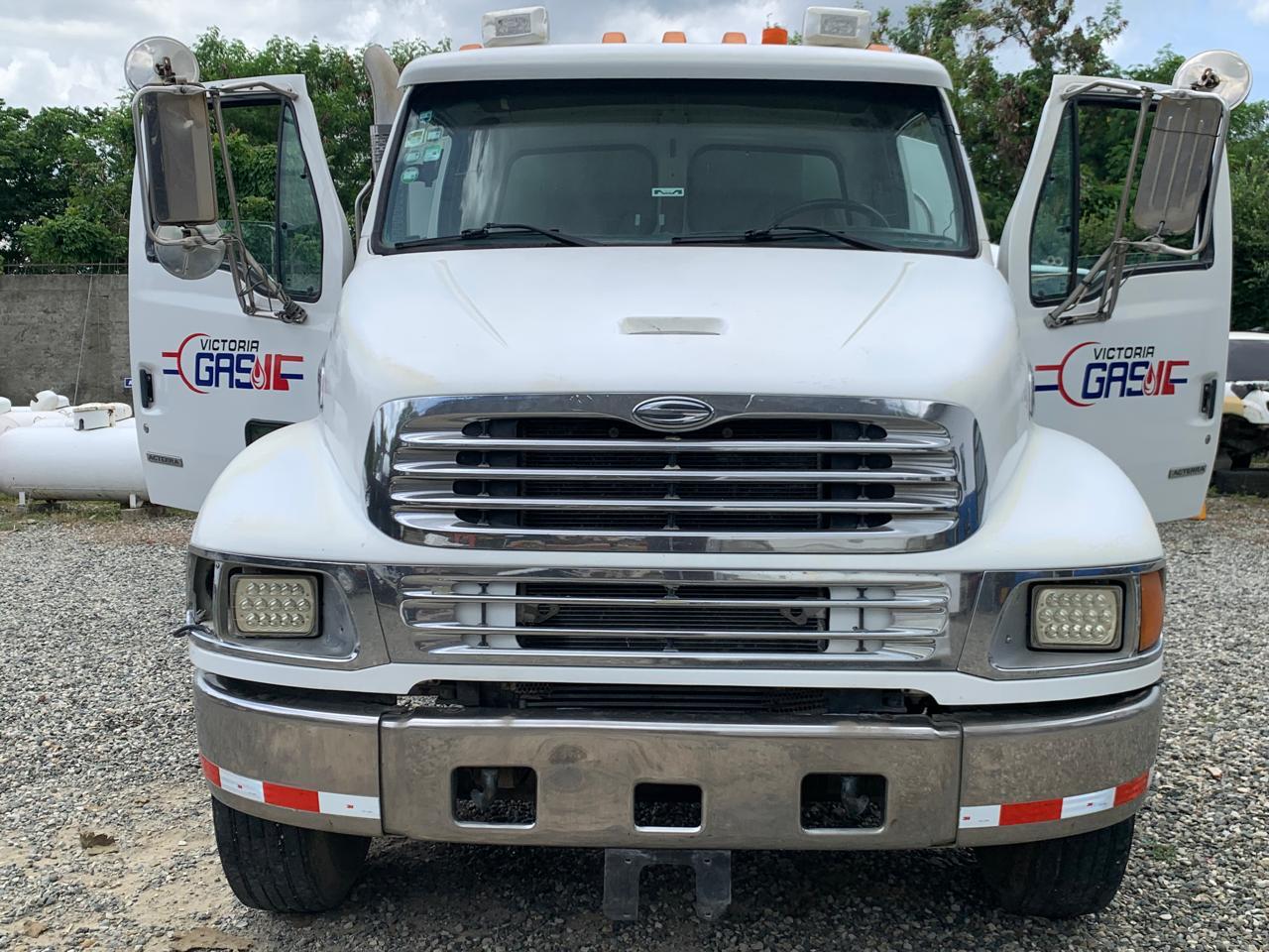 camiones y vehiculos pesados - Camión Cisterna de Gasoil Sterling en Venta 4