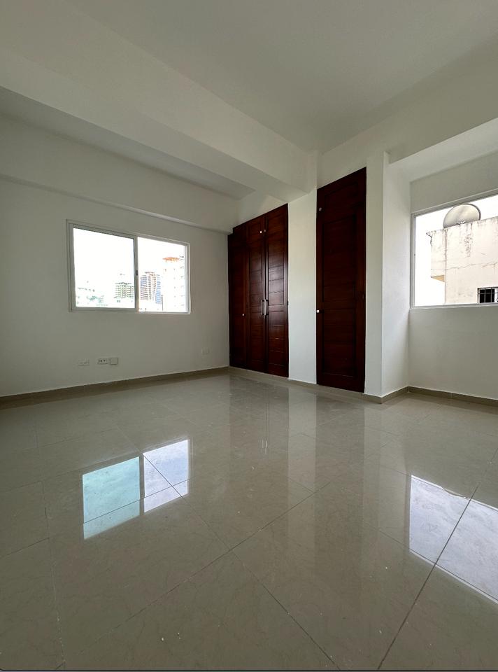 apartamentos - Oportunidad apto en Urb. Fernandez 4