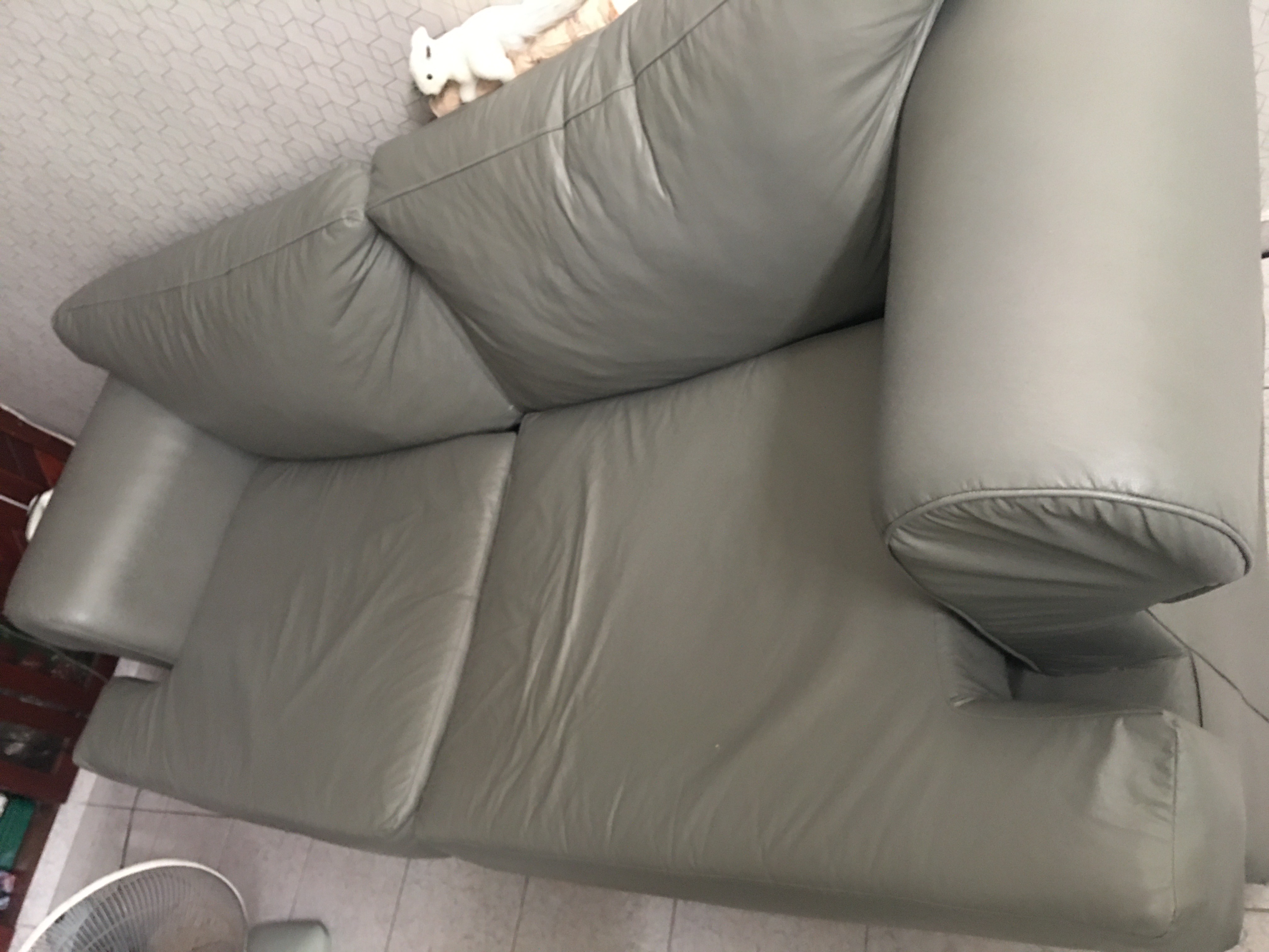 muebles y colchones - Sofá forrado en Vinil 