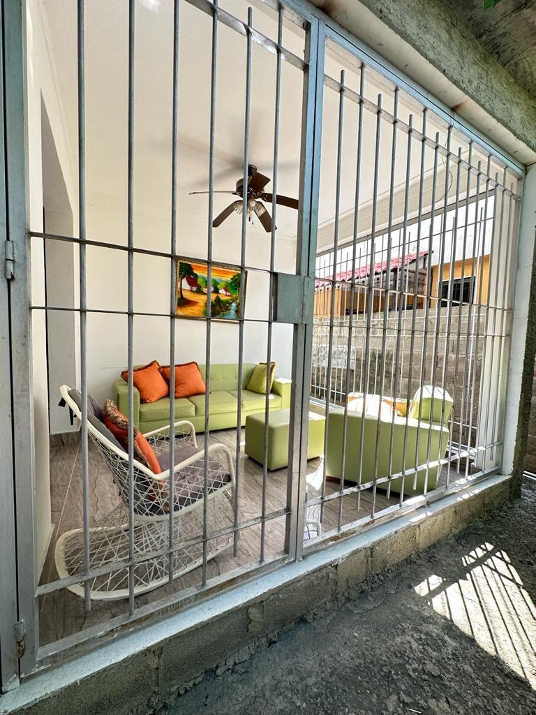 casas - Casa en Terminacion Ubicada en Urbanizacion Cerrada, Gurabo 6