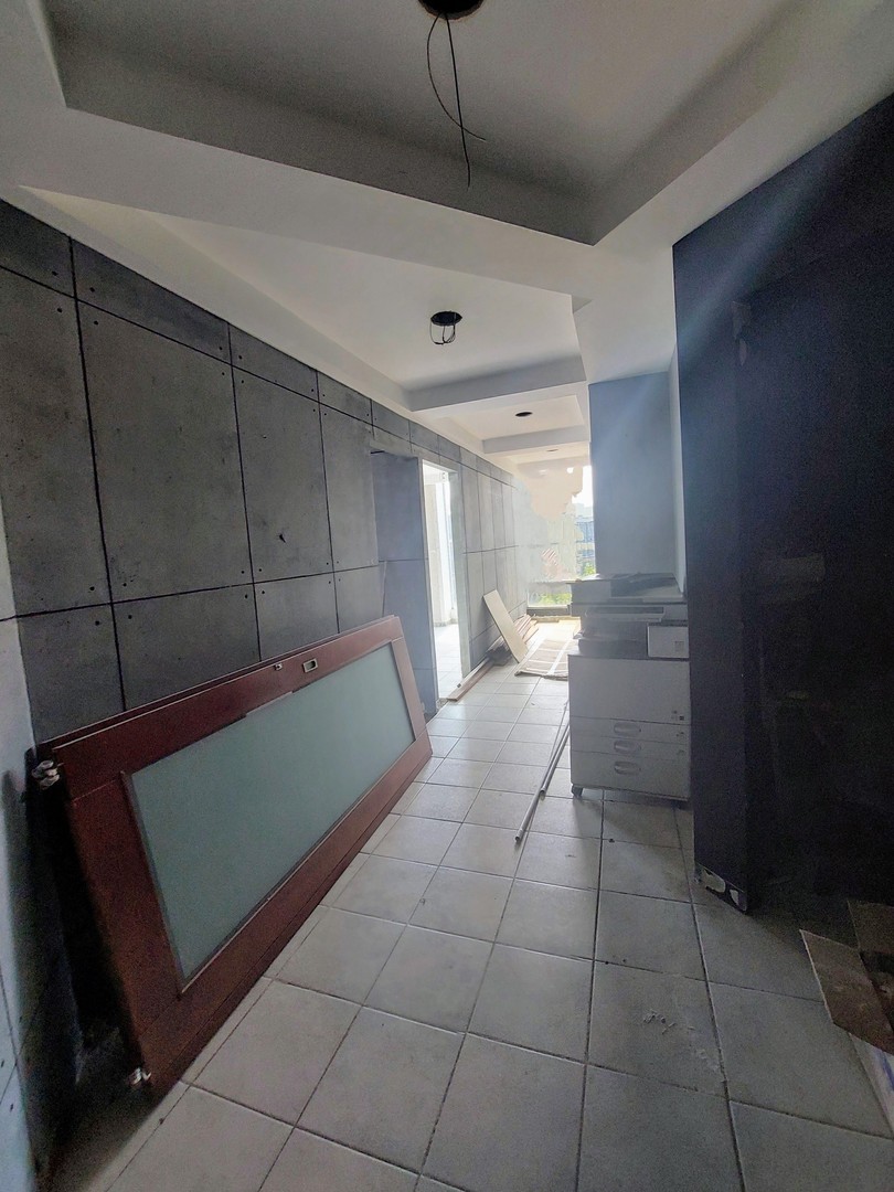 oficinas y locales comerciales - Piantini local comercial 3er piso ascensor 93m2 1