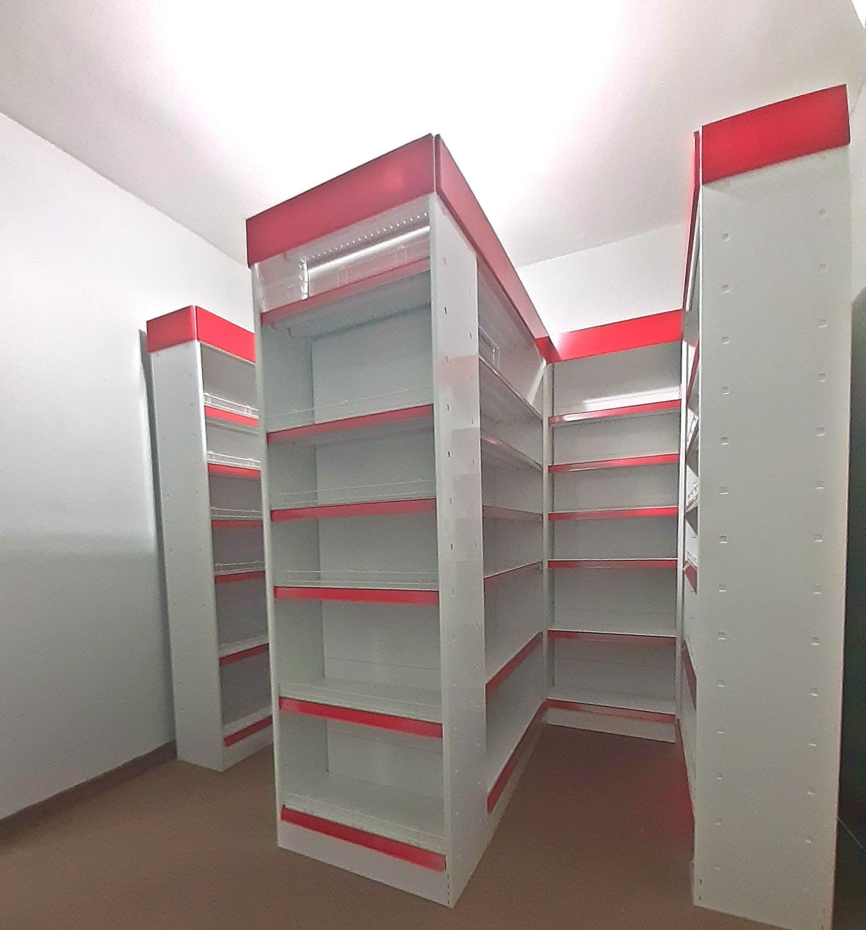 equipos profesionales - Estanterías modulares para farmac¡as y tiendas 2