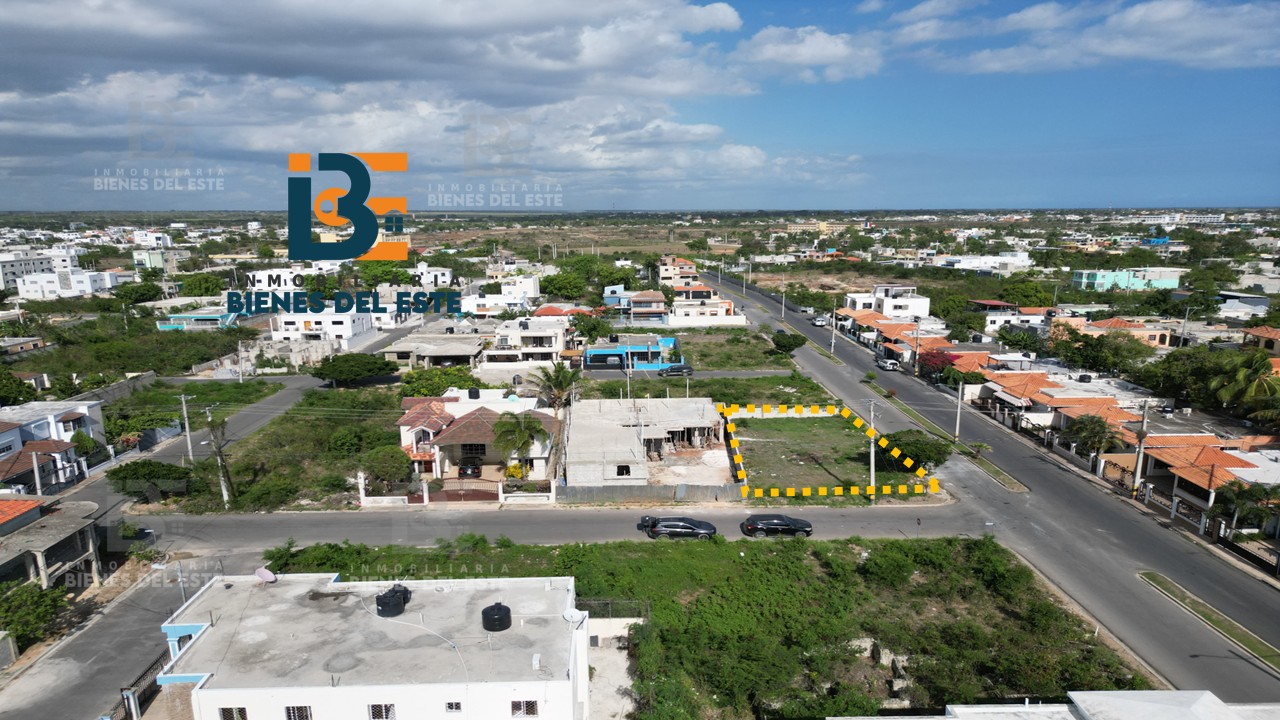 solares y terrenos -  Solar de esquina en la calle Princial en Residencial Naime  con 393 Met 1