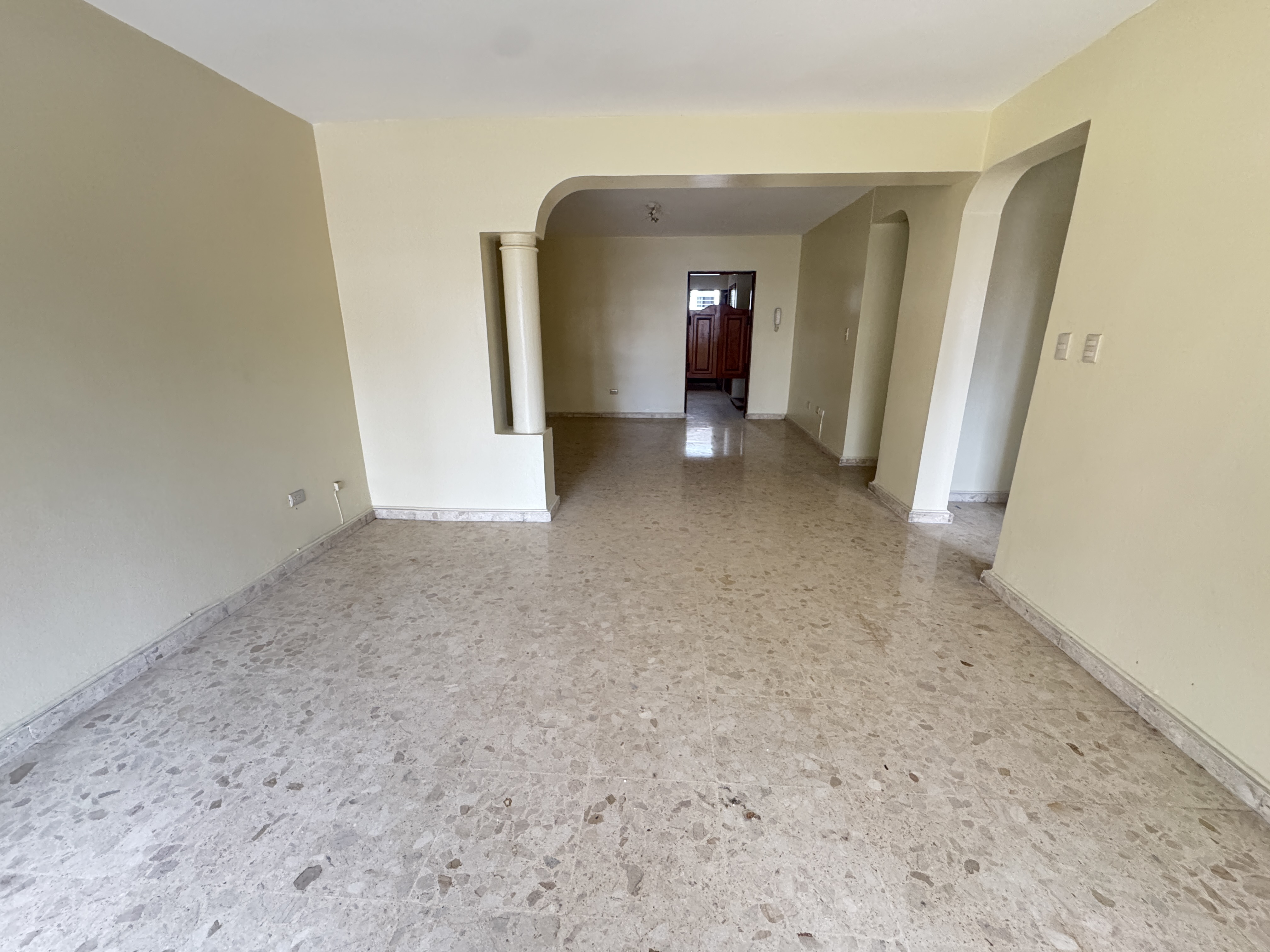 apartamentos - alquilo Apartemento de 3 habitaciones en el centro de Piantini  1