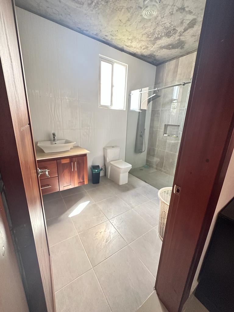 casas - Casa en Terminacion Ubicada en Urbanizacion Cerrada, Gurabo 7