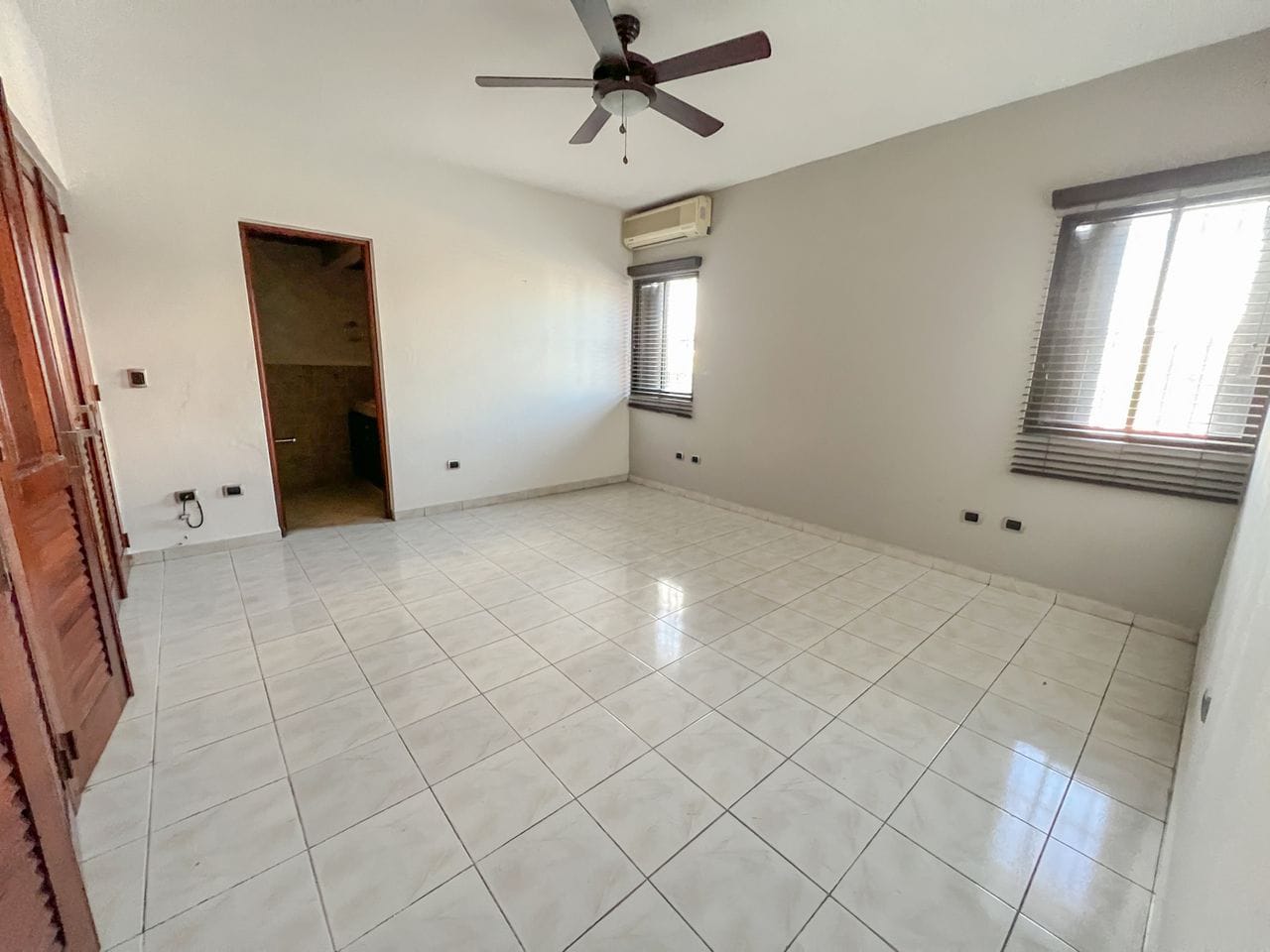 apartamentos - Vendo amplio apartamento en El Vergel  5