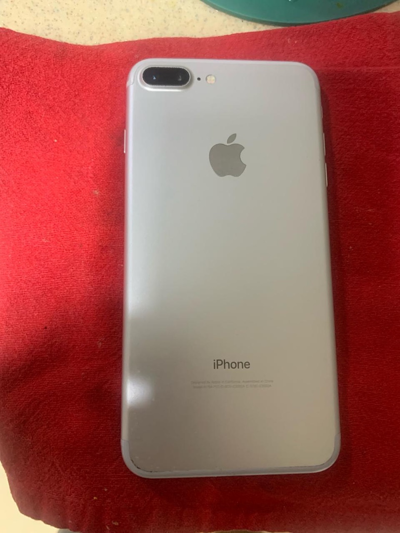 celulares y tabletas - Celular iPhone 7plus de 253 g en buen estado precio de liquidación 5500 pesos  0