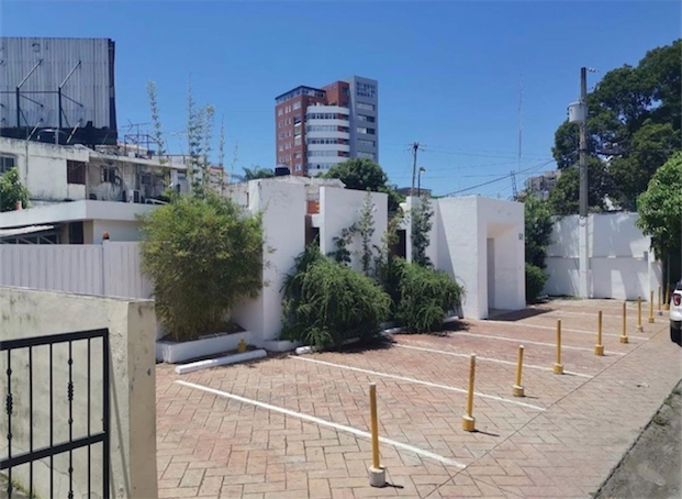 oficinas y locales comerciales - Local céntrico en Naco 580m 2
