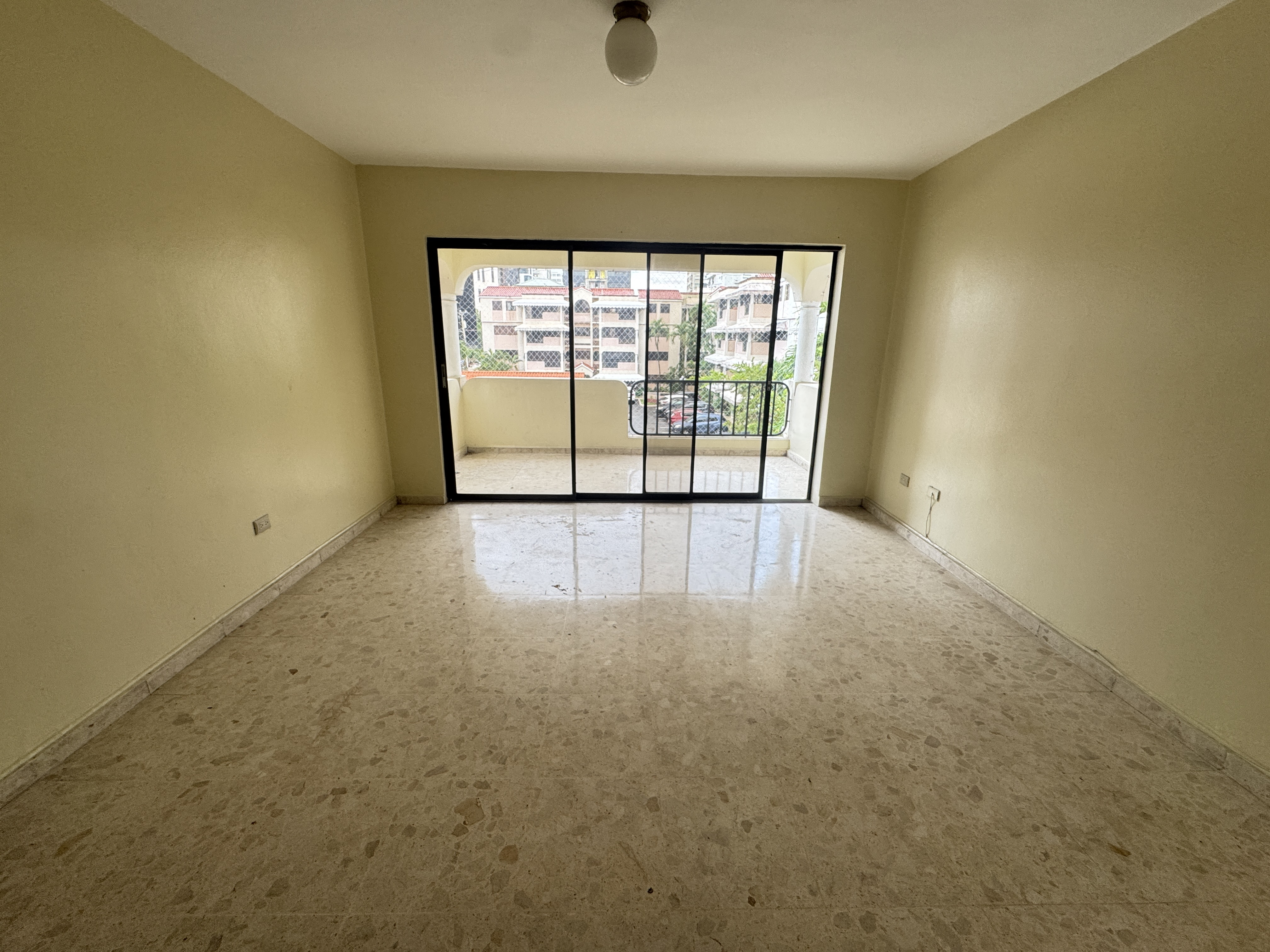 apartamentos - alquilo Apartemento de 3 habitaciones en el centro de Piantini  2