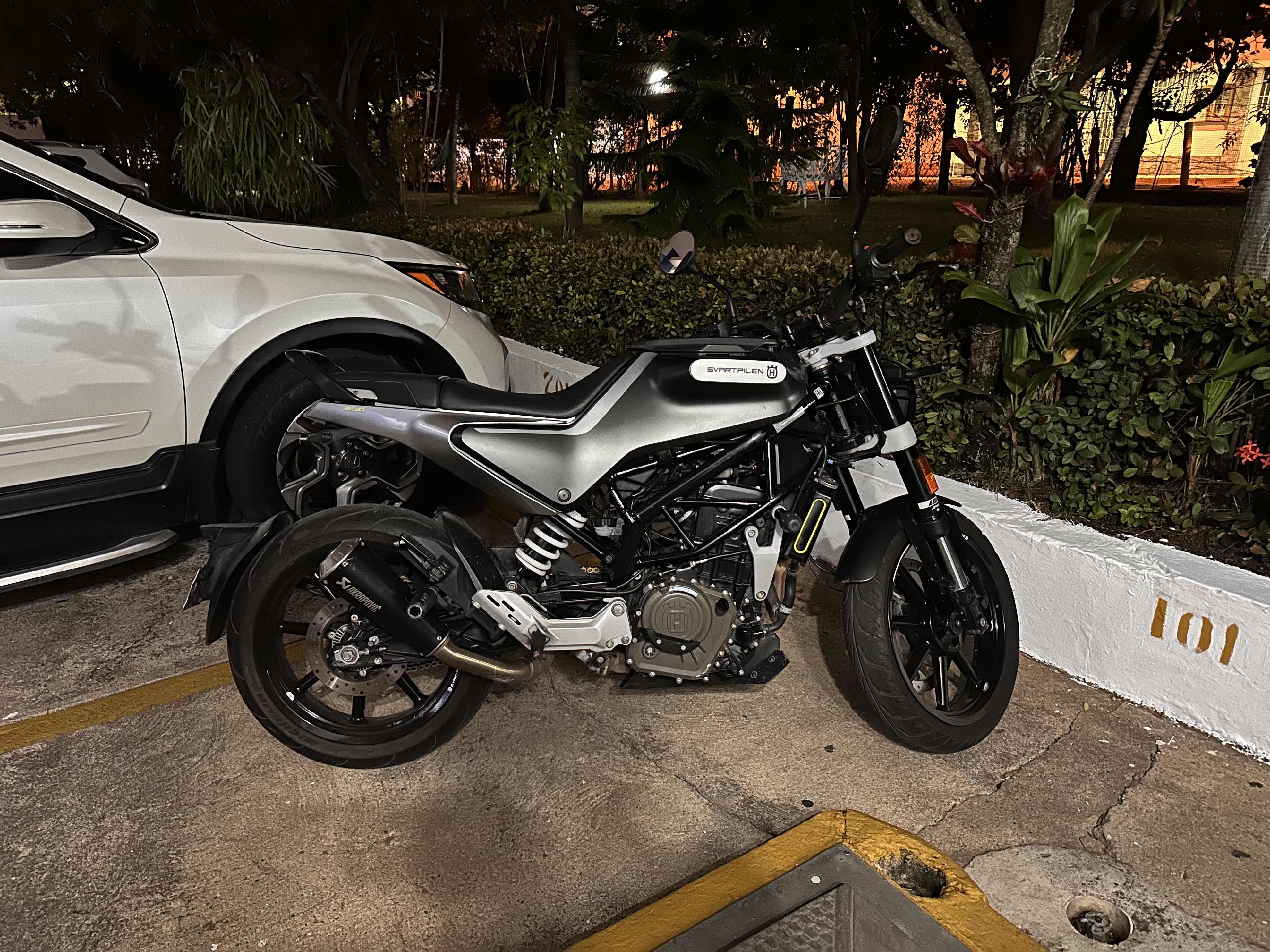 motores y pasolas - Svartpilen 250-2020 Husqvarna  2