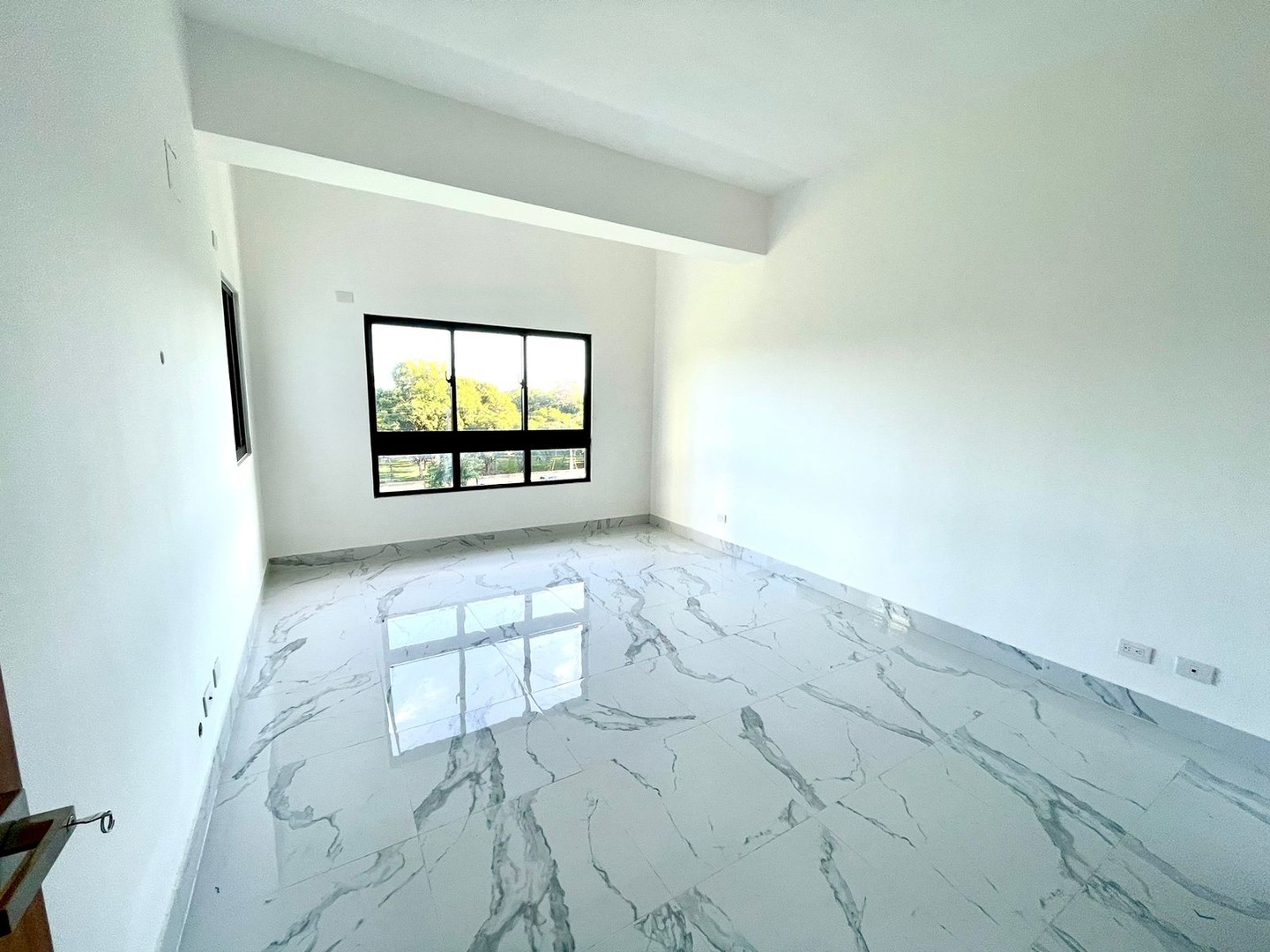 apartamentos - Vendo Moderna con terraza para estrenar en Torre en los Cacicazgos.  0