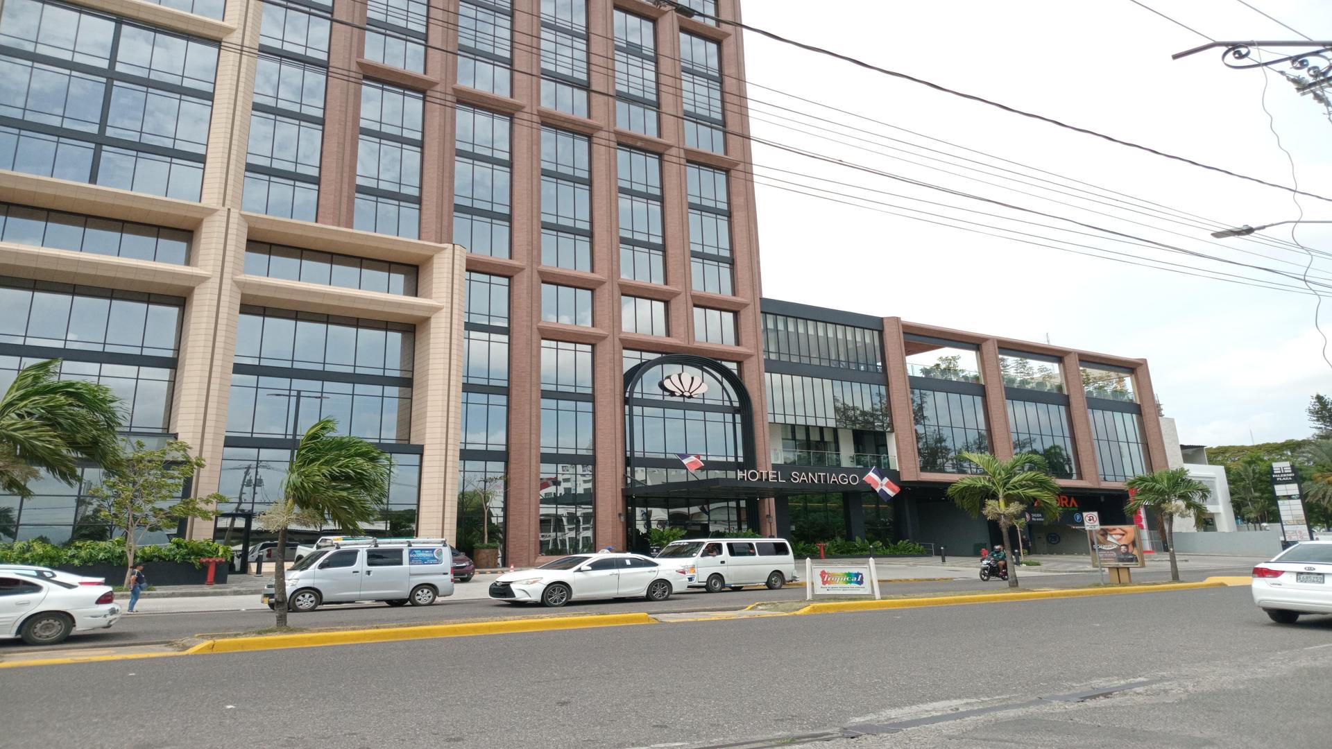 solares y terrenos - Terreno Comercial en Venta en Av. Juan P. Duarte – 2,558 m² 5