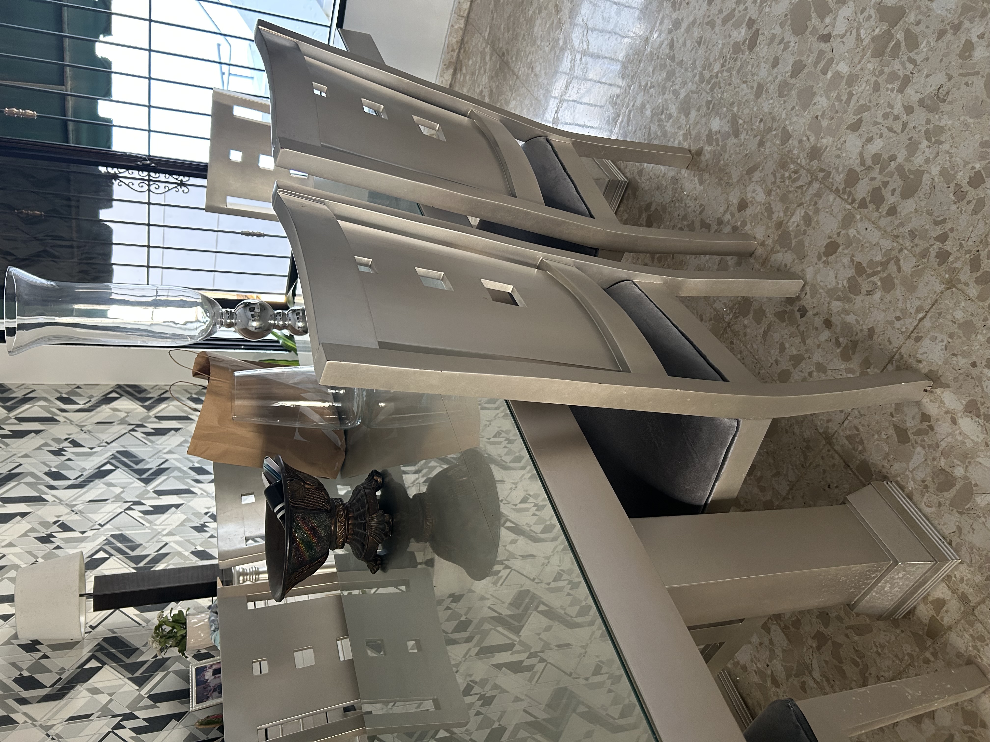 muebles y colchones - Se vende juego de comedor de caoba, tope de cristal y bufetera  0
