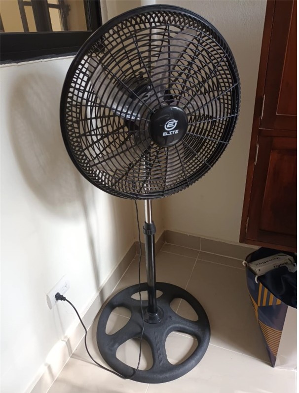 aires acondicionados y abanicos - Abanico negro de pedestal Elite 0