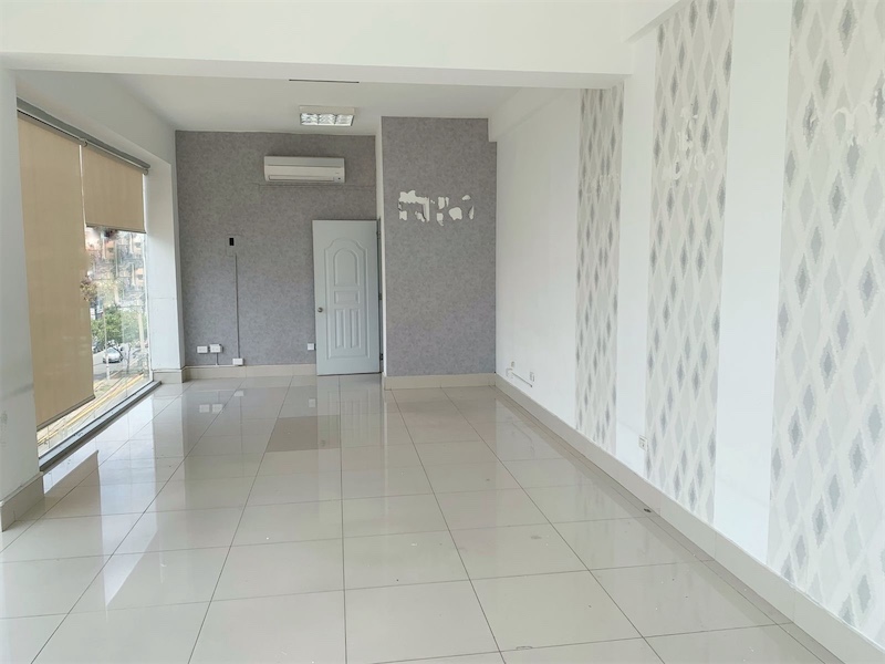 oficinas y locales comerciales - Local comercial en Bella vista  4